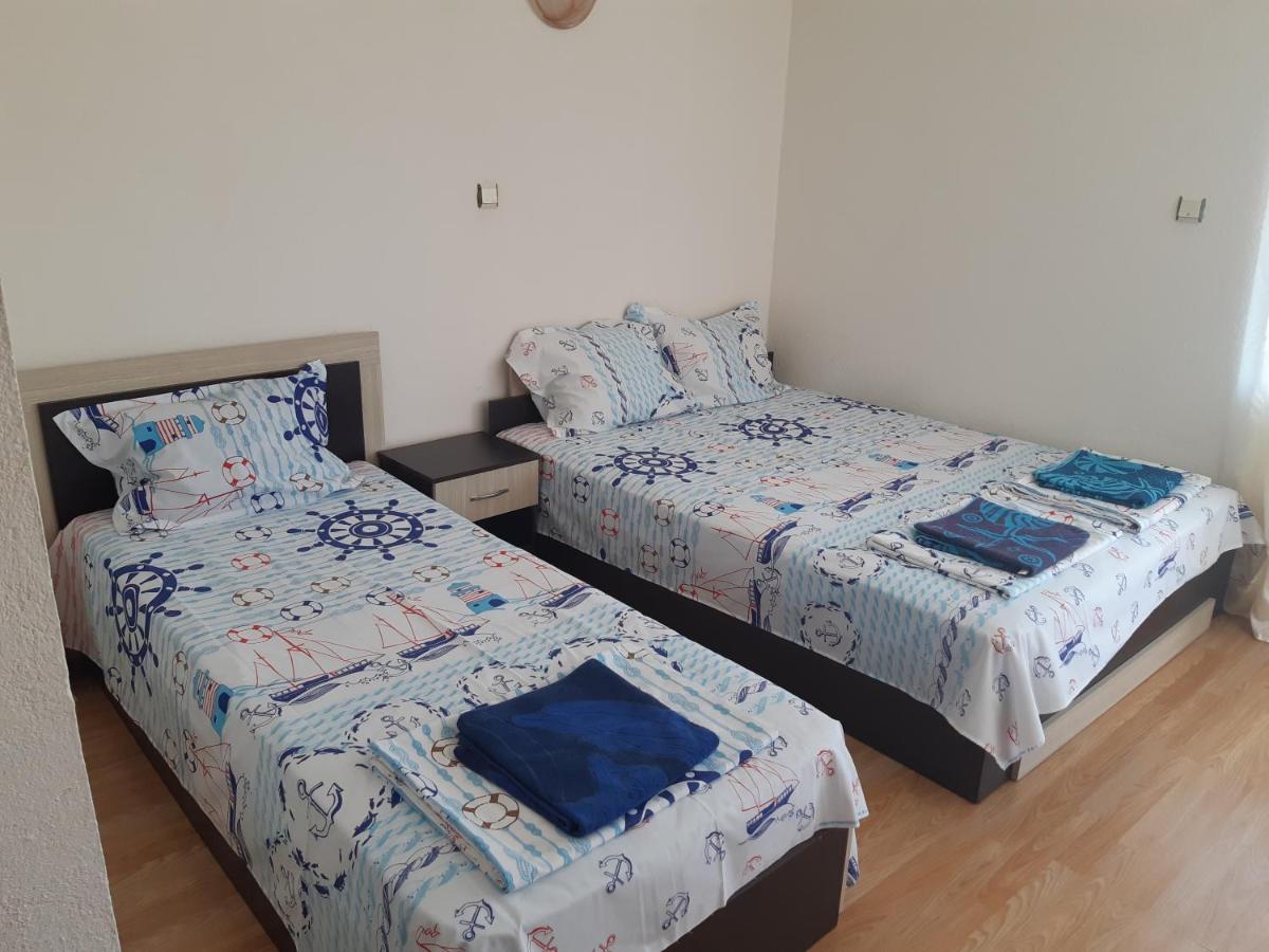 Kazlarov Guest House Китен Екстер'єр фото