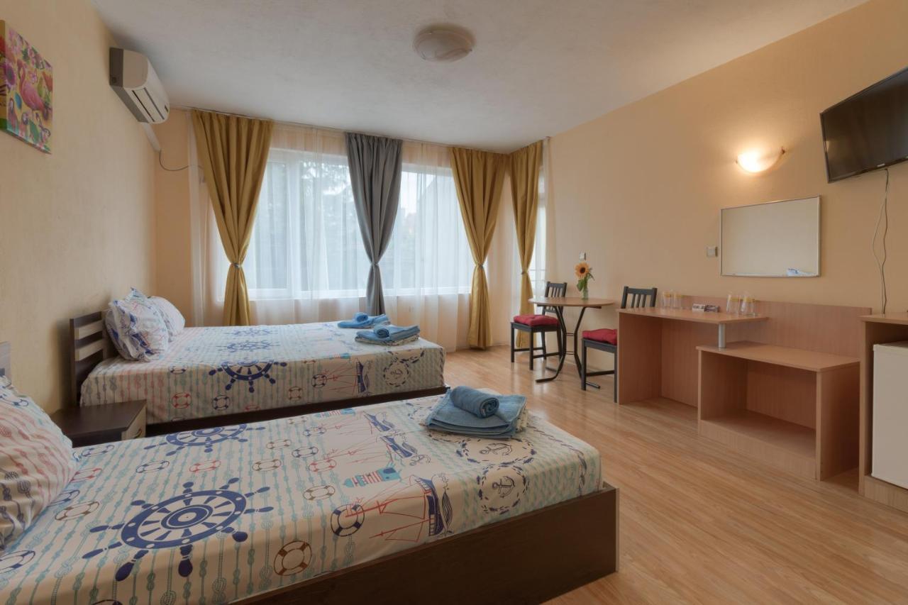 Kazlarov Guest House Китен Екстер'єр фото