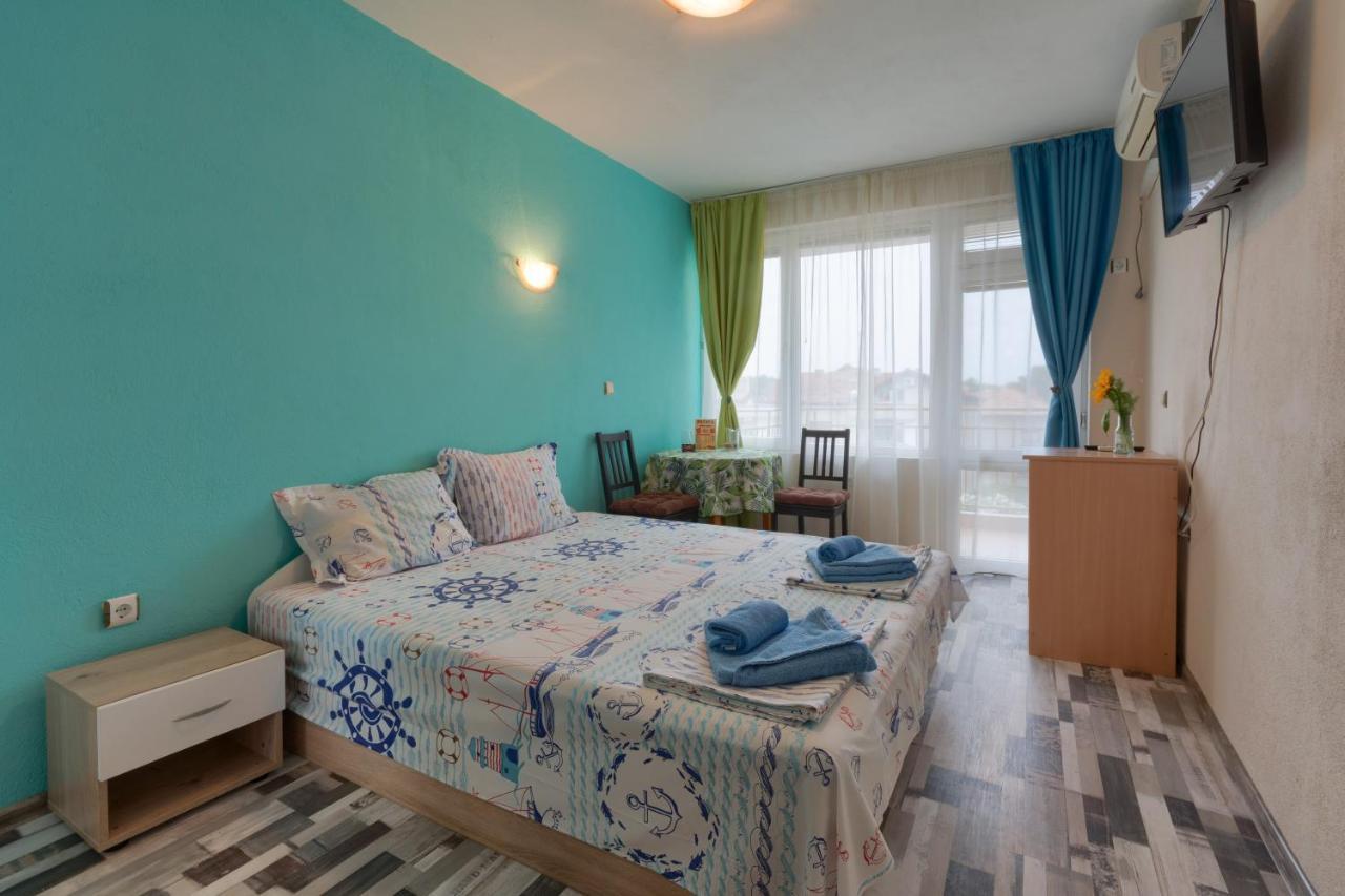 Kazlarov Guest House Китен Екстер'єр фото