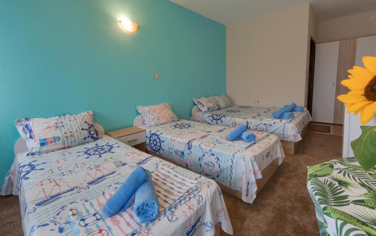 Kazlarov Guest House Китен Екстер'єр фото