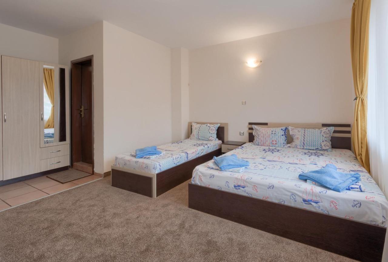 Kazlarov Guest House Китен Екстер'єр фото