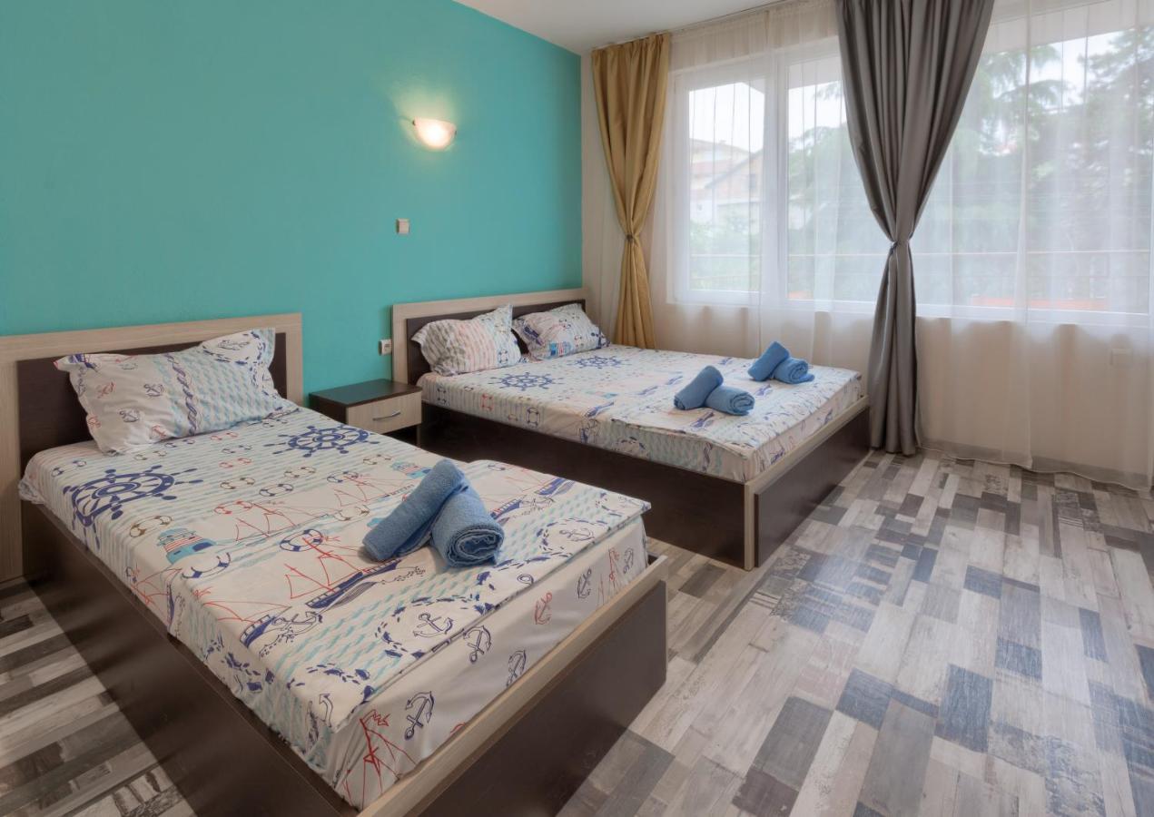 Kazlarov Guest House Китен Екстер'єр фото