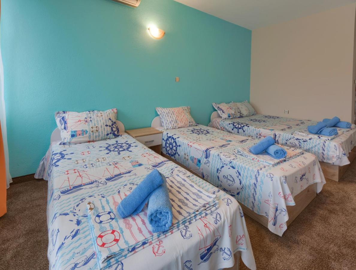 Kazlarov Guest House Китен Екстер'єр фото