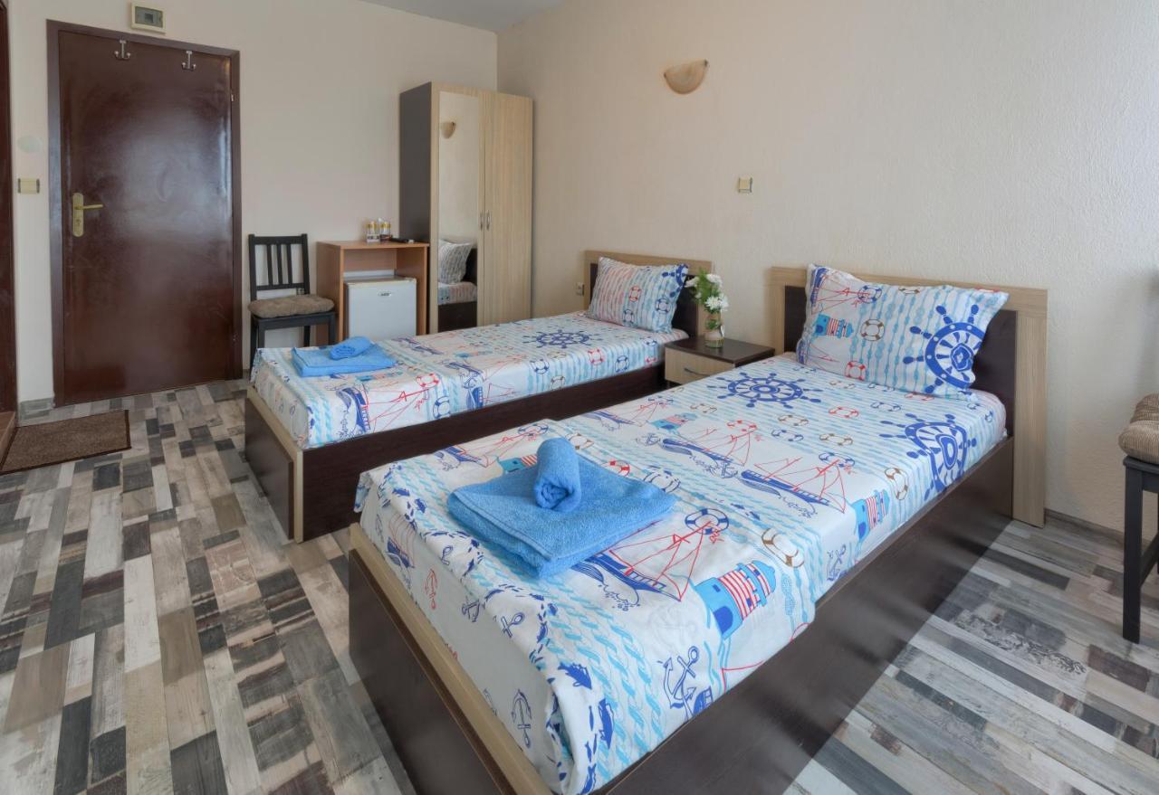 Kazlarov Guest House Китен Екстер'єр фото