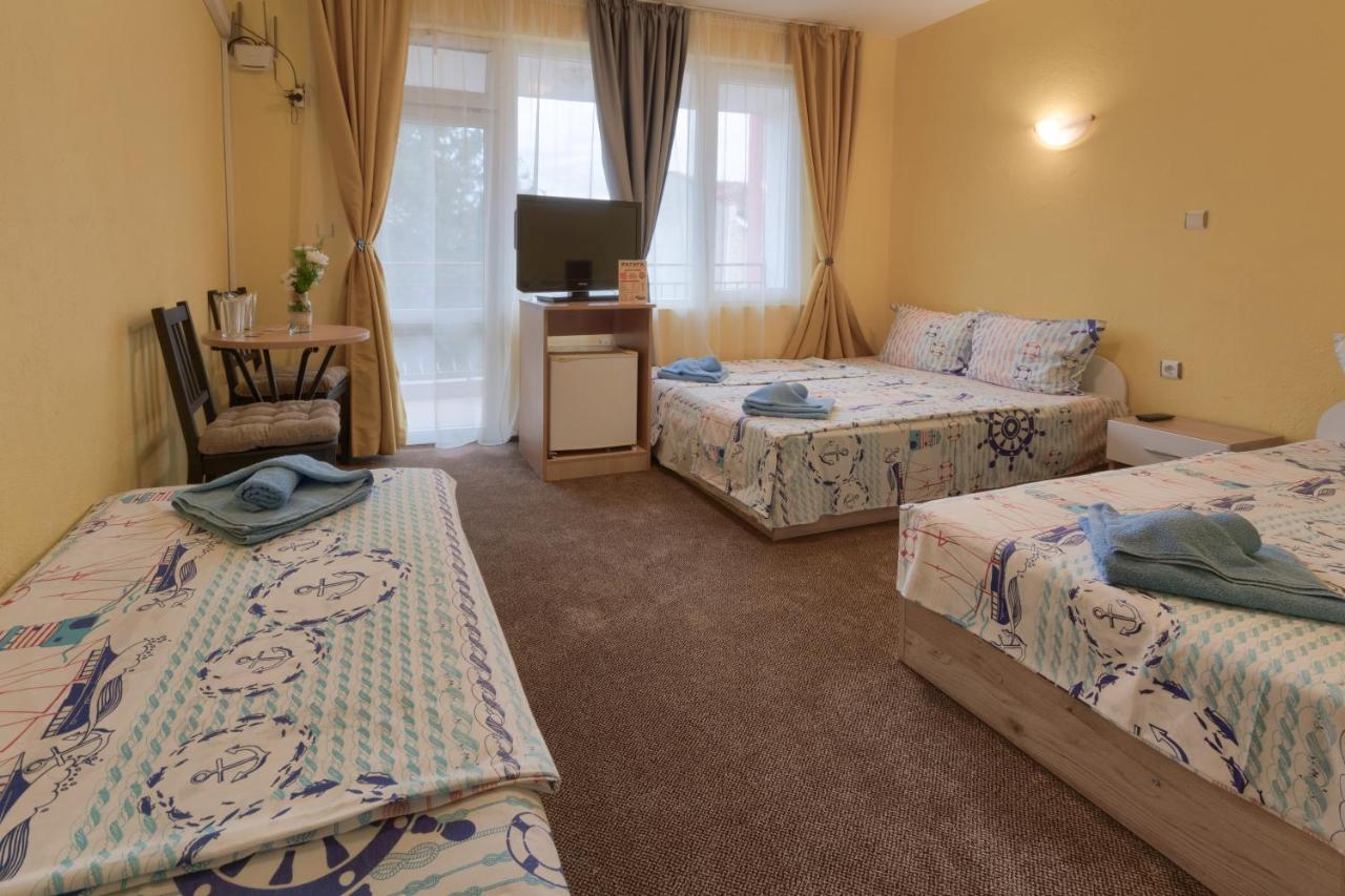 Kazlarov Guest House Китен Екстер'єр фото