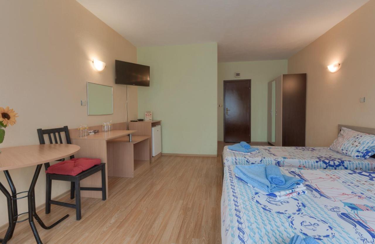 Kazlarov Guest House Китен Екстер'єр фото