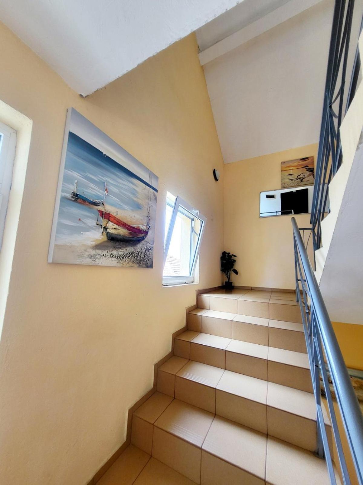 Kazlarov Guest House Китен Екстер'єр фото