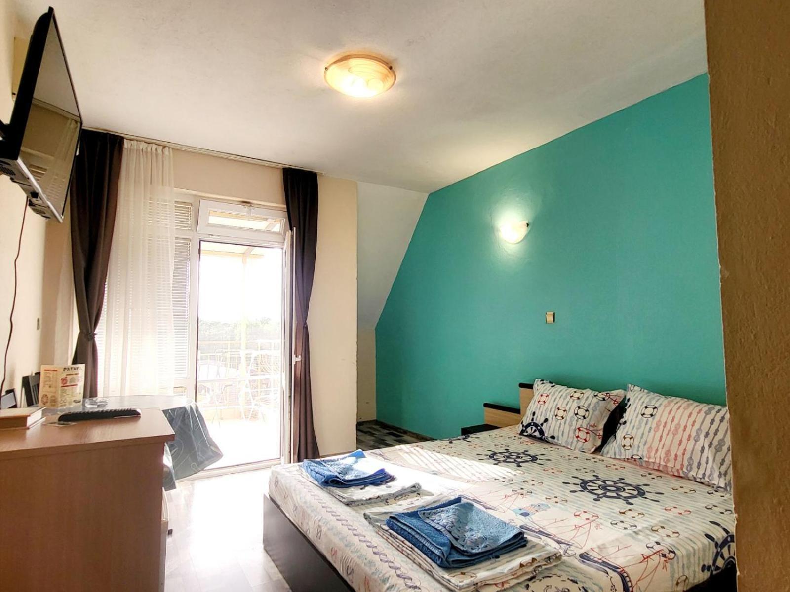 Kazlarov Guest House Китен Екстер'єр фото