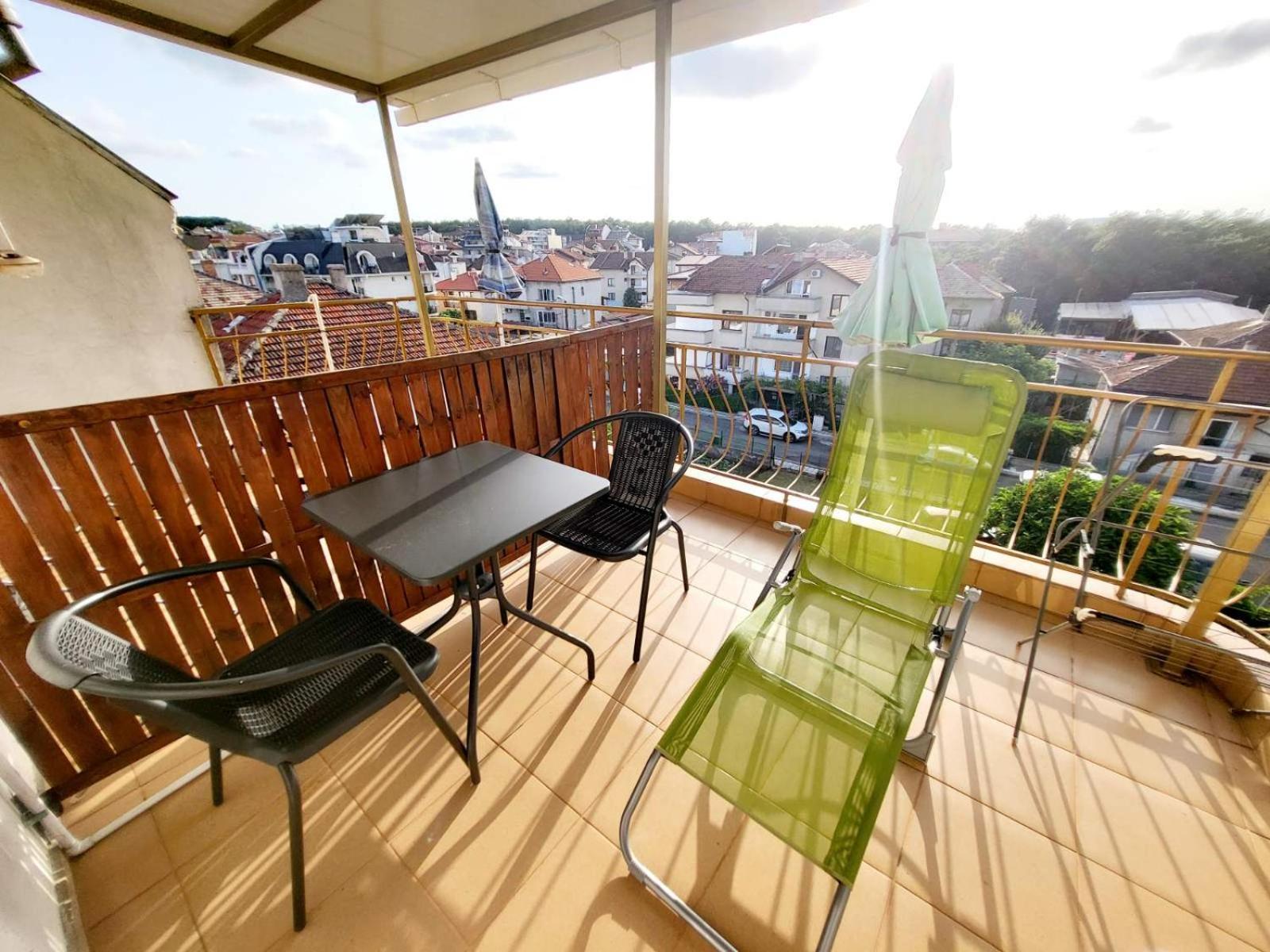 Kazlarov Guest House Китен Екстер'єр фото