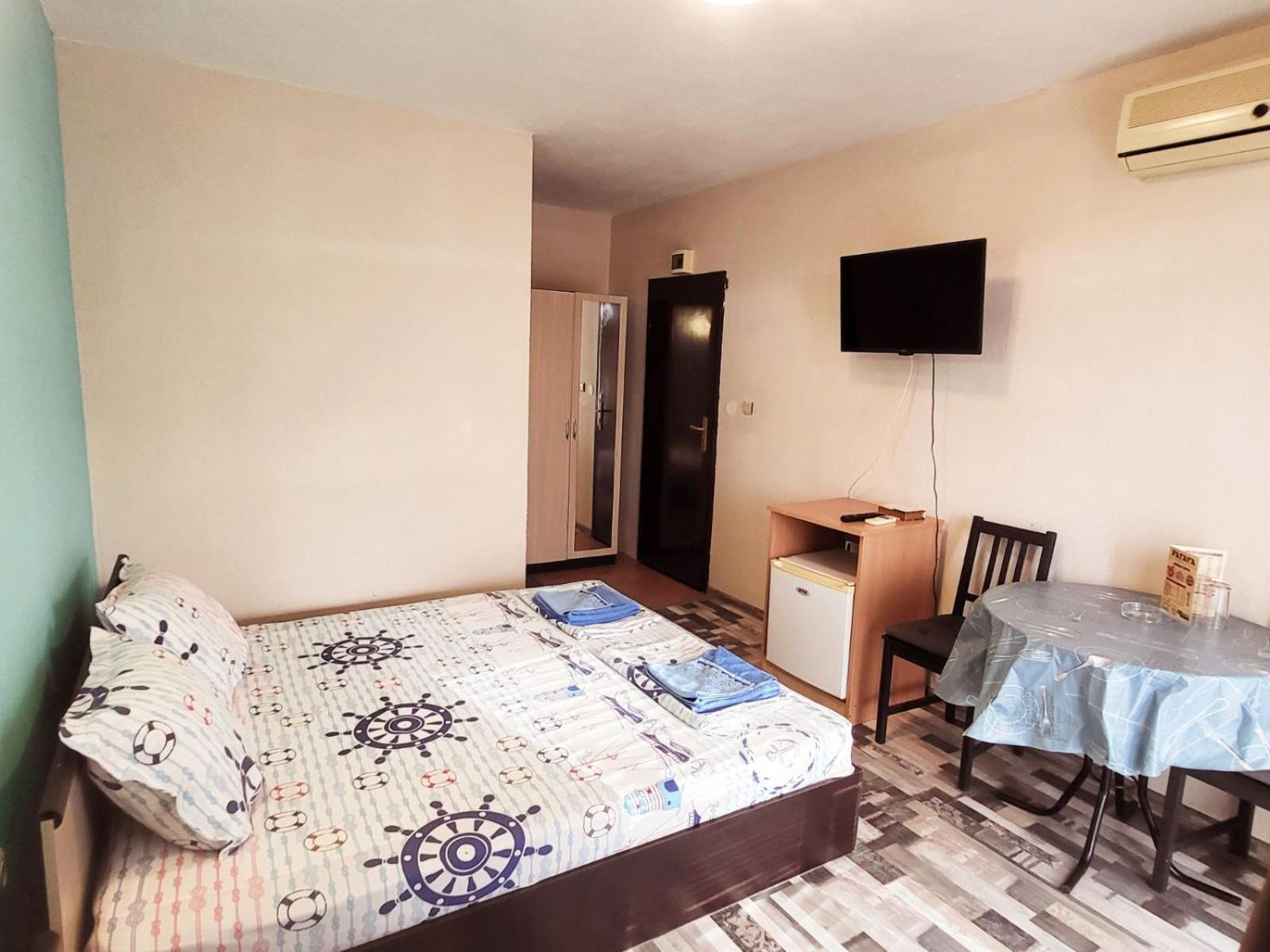 Kazlarov Guest House Китен Екстер'єр фото