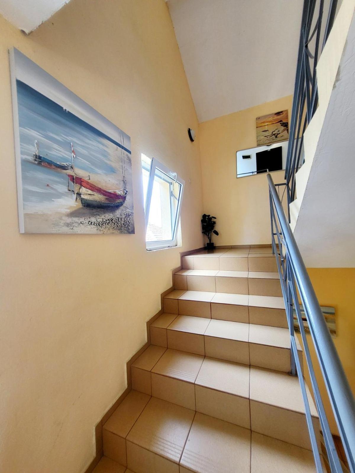 Kazlarov Guest House Китен Екстер'єр фото