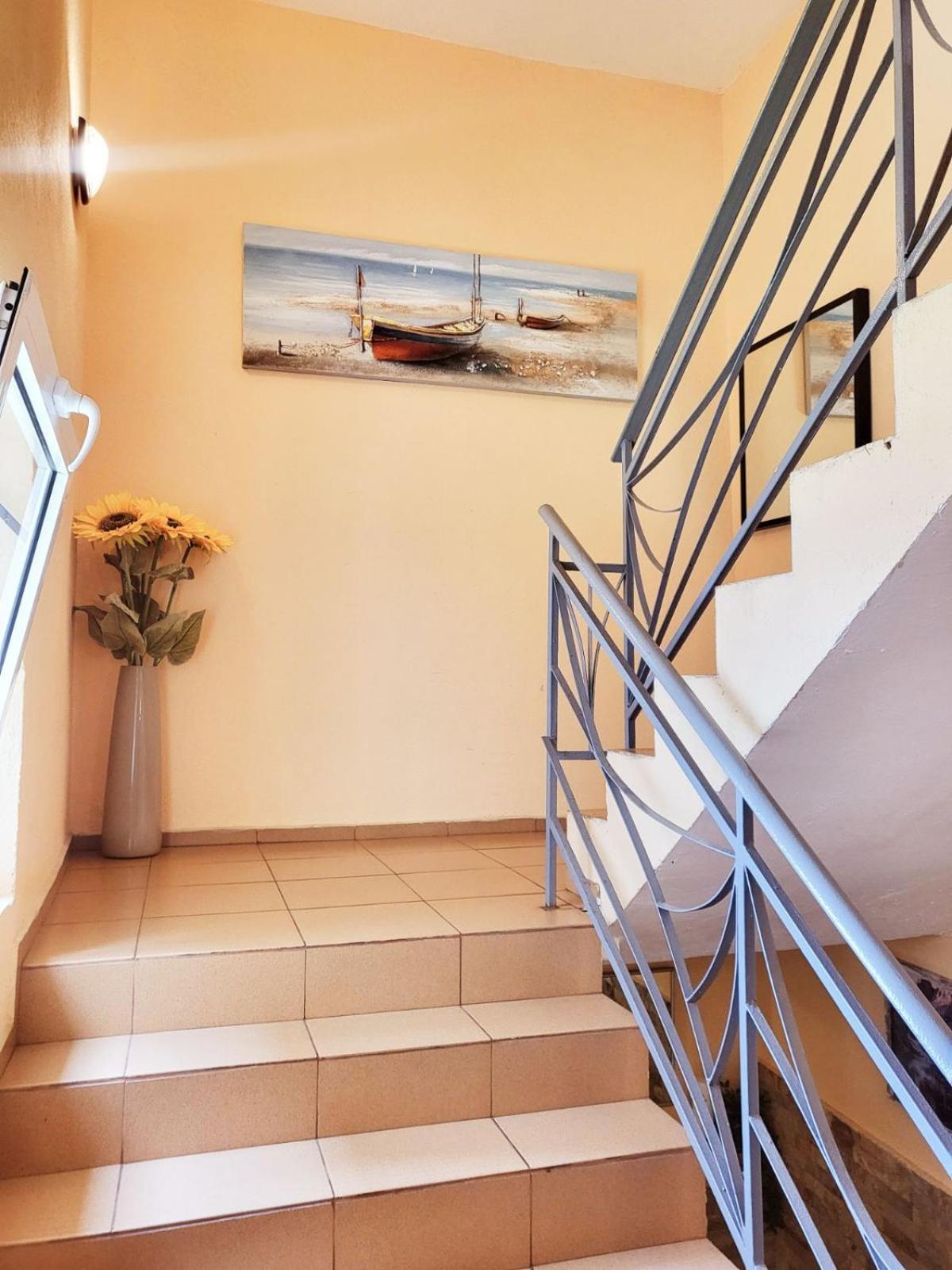 Kazlarov Guest House Китен Екстер'єр фото