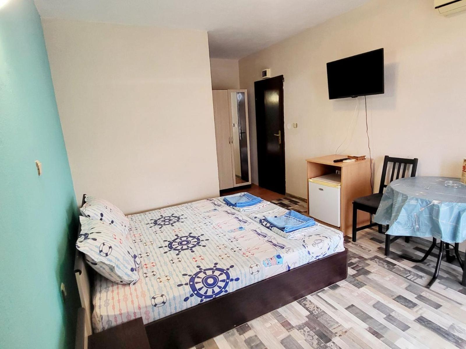 Kazlarov Guest House Китен Екстер'єр фото