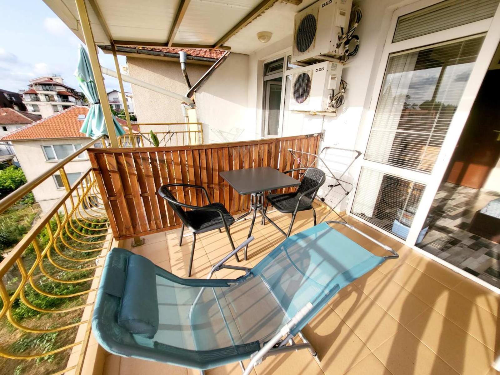 Kazlarov Guest House Китен Екстер'єр фото