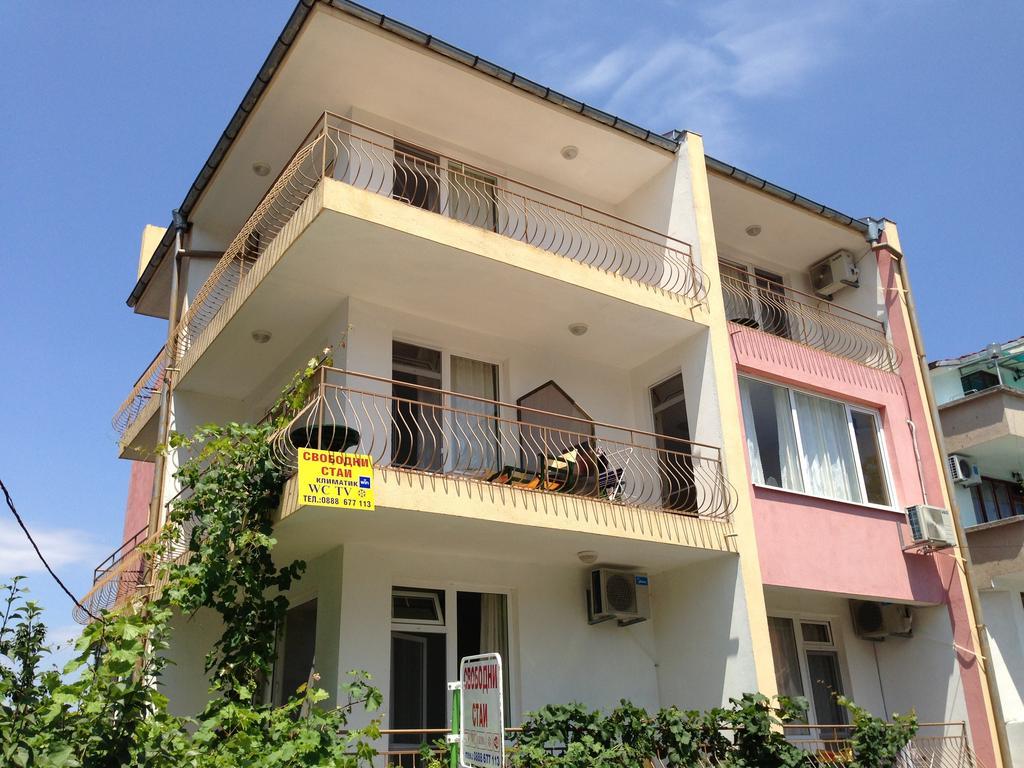 Kazlarov Guest House Китен Екстер'єр фото