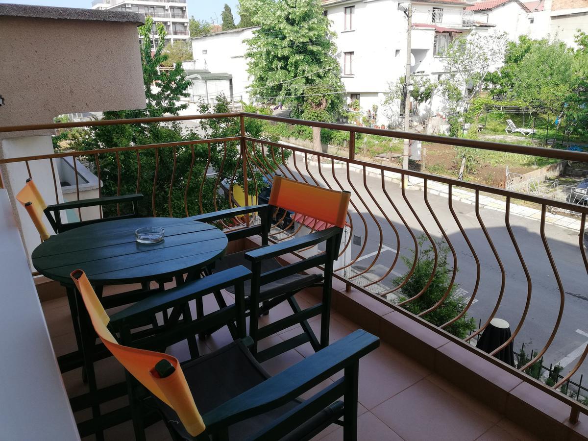 Kazlarov Guest House Китен Екстер'єр фото